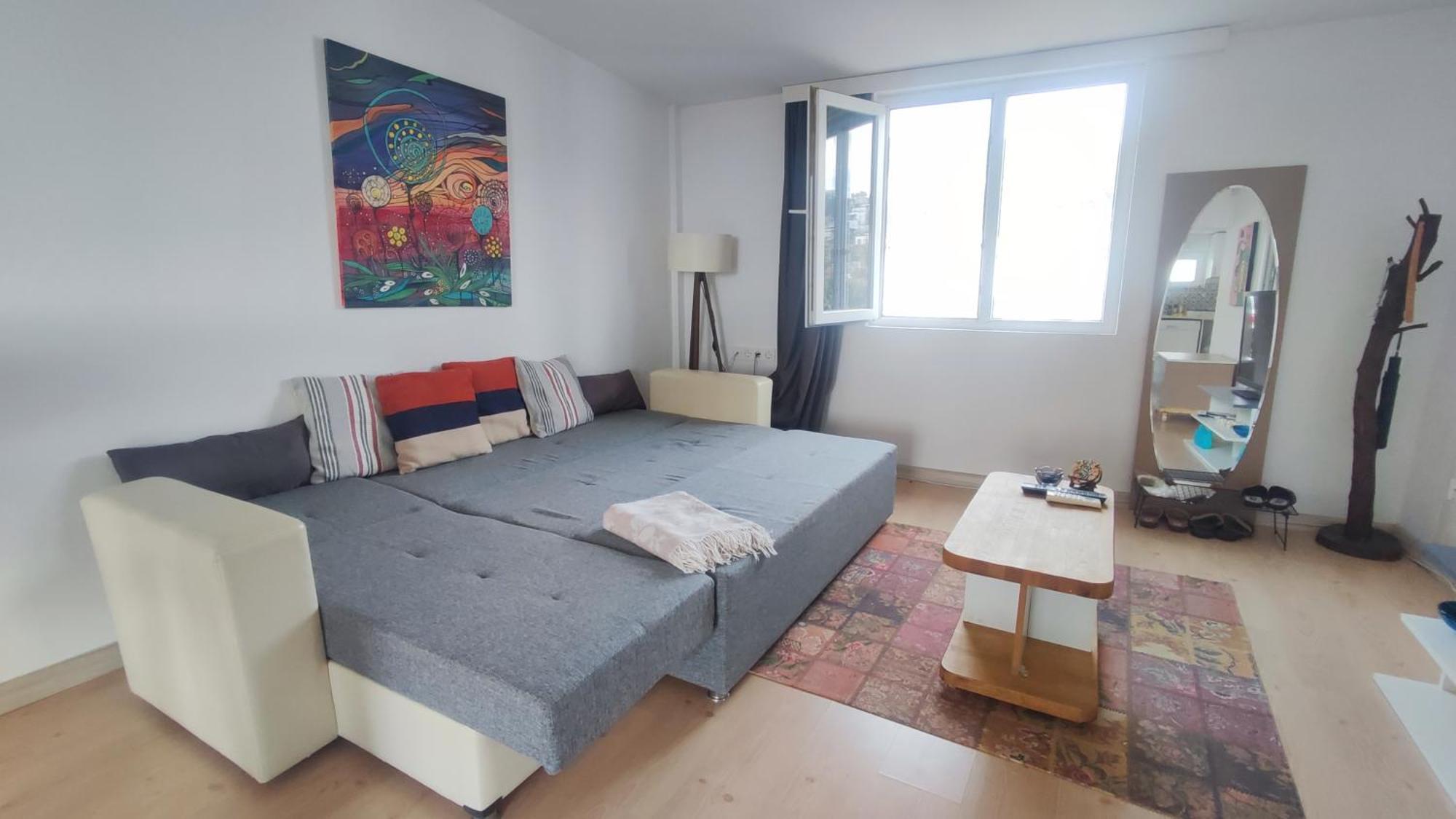 Central, Cozy, 15 Min Walk To The Beach, Fast Wi-fi, Free Parking, 4ppl Apartment *