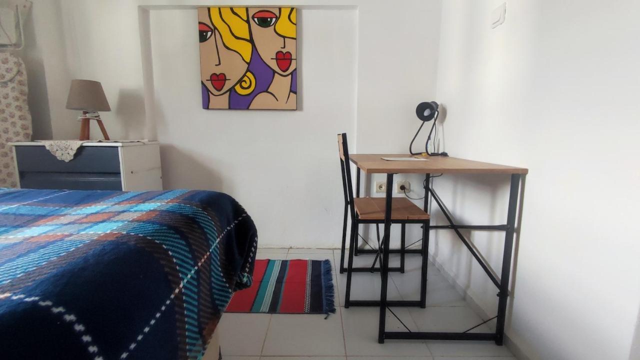 Central, Cozy, 15 Min Walk To The Beach, Fast Wi-fi, Free Parking, 4ppl *