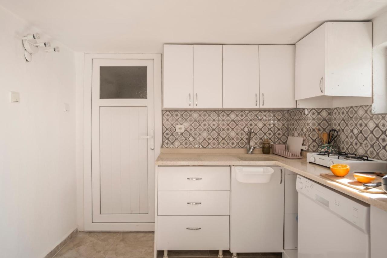 Central, Cozy, 15 Min Walk To The Beach, Fast Wi-fi, Free Parking, 4ppl Bodrum